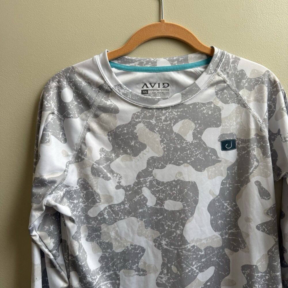 Avid UV Sun Moisture Wicking Long Sleeve Shirt Fishing Beach Gray Camo Size M